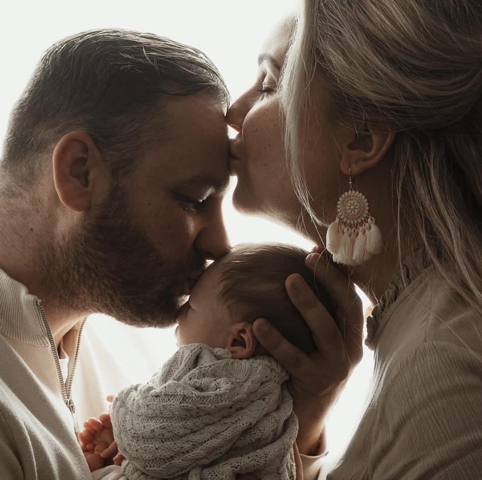 Newborn fotoshoot in Heemskerk met zachte backlight